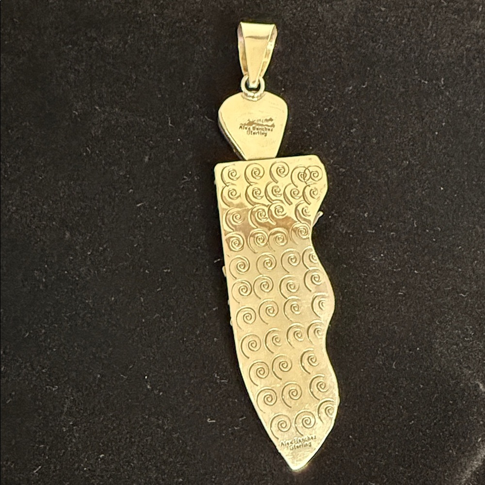 Alex Sanchez Grandmother Pendant featuring Waterweb Kingman Turquoise - Picture 2 of 8